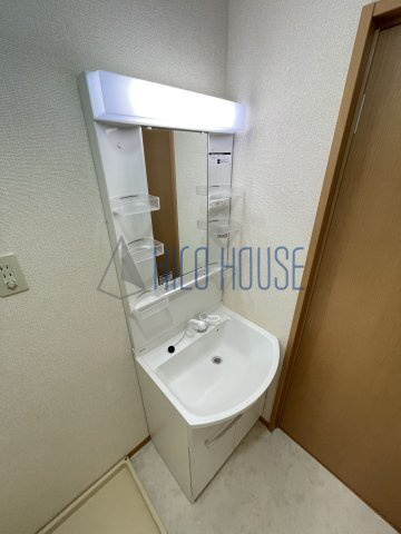 グランシャリオ(今成)の洗面所