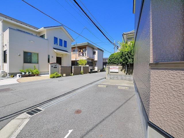 アルカザーレＮの駐車場|カースペースがあります