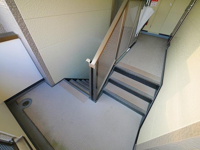 アルカザーレＮのその他共用部分|共用部分の階段です