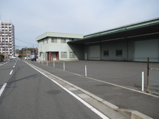 【駐車場】