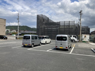 【駐車場】