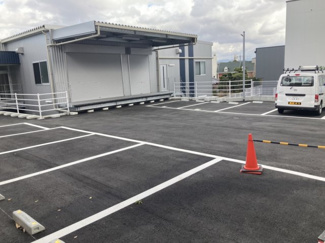 【駐車場】 | オフィスストレージ堤１丁目倉庫