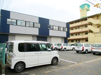 【駐車場】