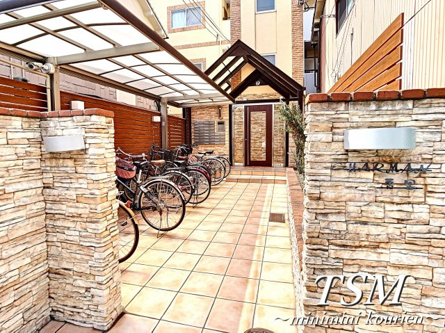 シャルマン香里のエントランス