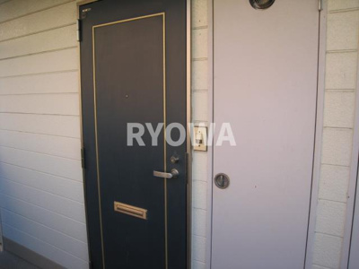 【玄関】 | ラ・フォンテ | 掲載の写真は退去前の写真となります。