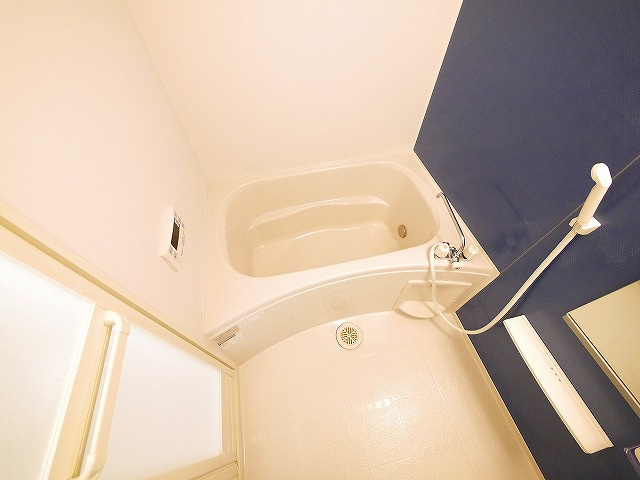 メゾン・カレントの浴室|日々の疲れを癒すお風呂付です