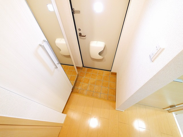 メゾン・カレントの玄関|落ち着いた玄関です