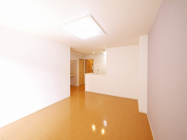 メゾン・カレントの居間・リビング|居間です