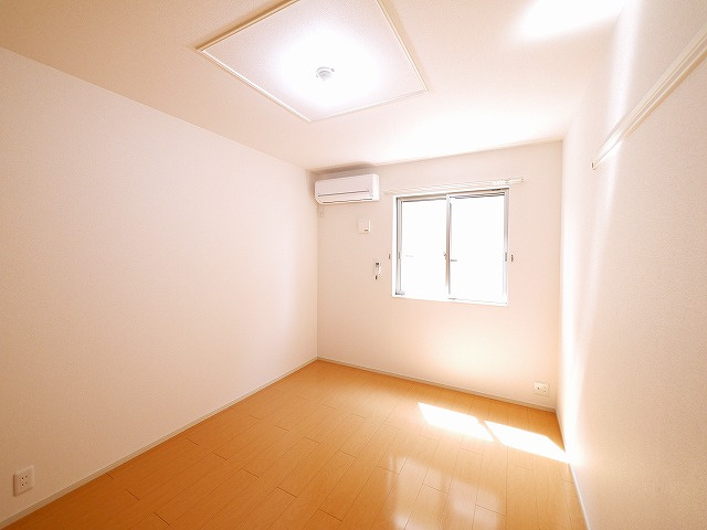 メゾン・カレントの洋室|きれいな洋室です