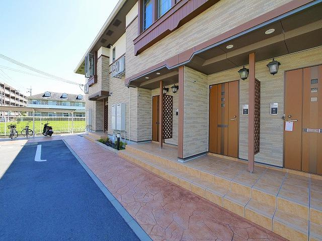 メゾン・カレントのエントランス|清潔なエントランスです