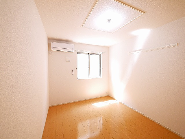 メゾン・カレントの洋室|スタンダードな洋室です