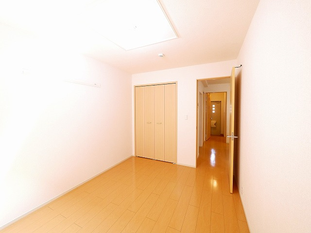 メゾン・カレントの洋室|ゆったりした洋室です