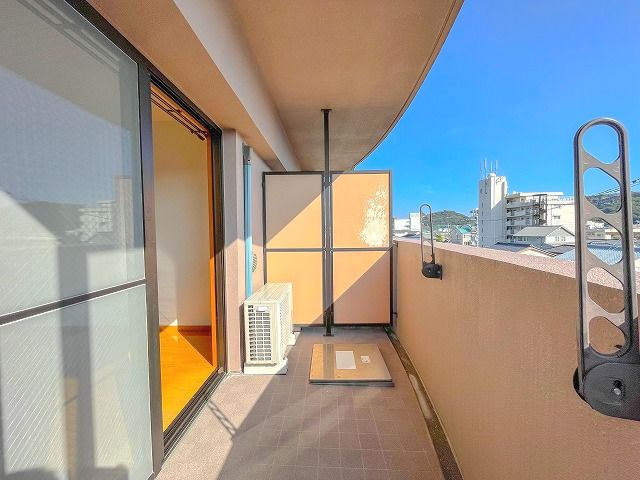 山帰来のバルコニー|落ち着いた時間を過ごせるバルコニーです