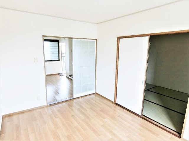 サンパティオの洋室