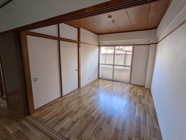 【洋室】 | 鵜の森2丁目マンションT