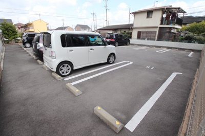 【駐車場】 | レフィナードKHYⅡ