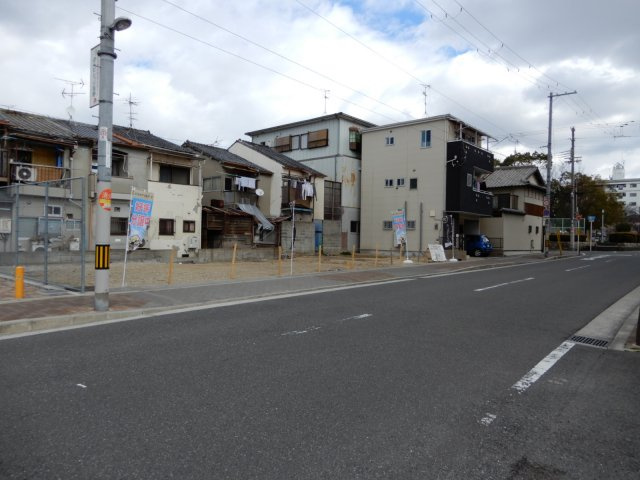 ケーズグランデ　生野東の前面道路含む現地写真|前道　南向き　公道　幅員11.4ｍ　間口　7.1ｍ