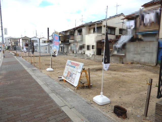 ケーズグランデ　生野東の前面道路含む現地写真|南側の歩道も近く、出入りも安全ですね♪