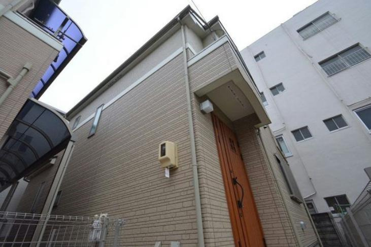 名古屋市昭和区鶴舞２丁目の一戸建ての外観