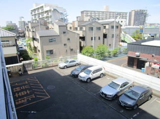 【駐車場】