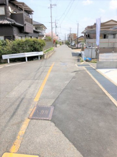【前面道路含む現地写真】