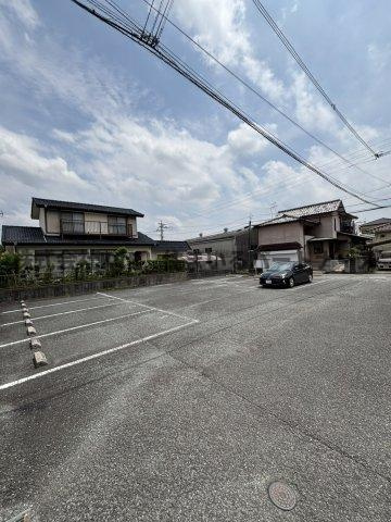 ハピネスさくらの駐車場|駐車場があります