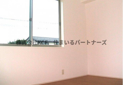 【寝室】 | ハピネスさくら | 落ち着いた色調の寝室です