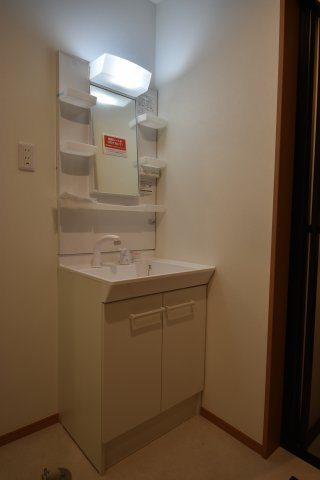 【独立洗面台】 | 杉並区高井戸西１丁目 新築戸建 | ２号棟 洗面化粧台