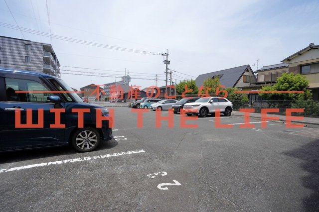 エスポワール【キャッシュバック対象物件】の駐車場|駐車場があるので、車を買う予定の方も安心です