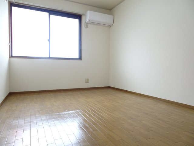 セジュール長松の洋室