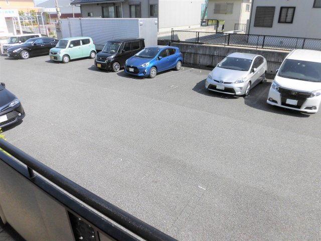 セジュール長松の駐車場