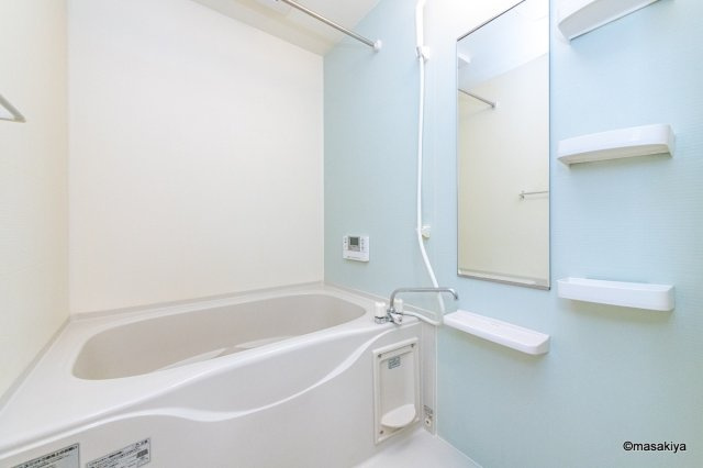 メゾンシュクレⅡの浴室