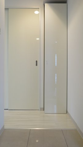 PLYの玄関
