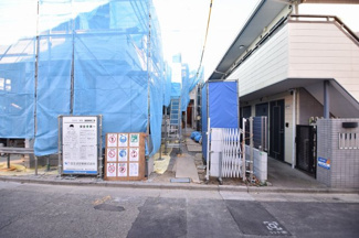【外観】 | 周辺は低層住宅が立ち並ぶとても静かな住宅街で御座います。周辺環境も合わせてご案内致します。
