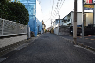 【前面道路含む現地写真】 | 西側4.5ｍ公道　車の通行はほとんど御座いません。小さなお子様にも安心の立地です。