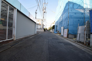 【前面道路含む現地写真】 | 現地見学や資料請求などお気軽にお問合わせ下さい。
周辺環境とあわせて現地ご案内致します。