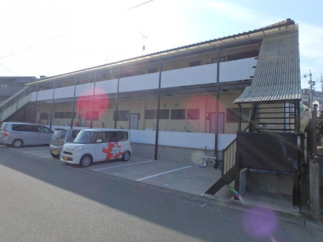 青山コーポの駐車場