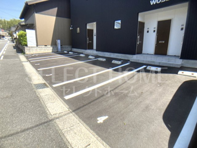 【駐車場】 | WOSS | 車をお持ちの方に嬉しい駐車場付きの物件です