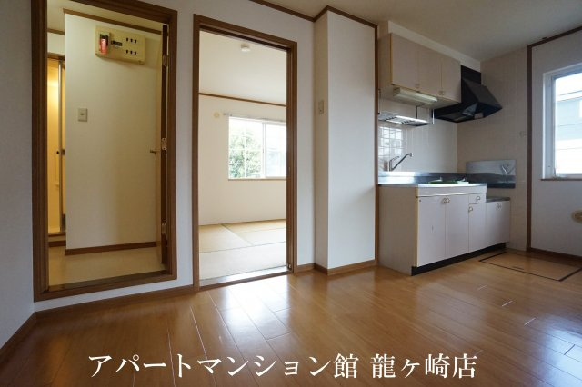 レジデンス河原井の居間・リビング