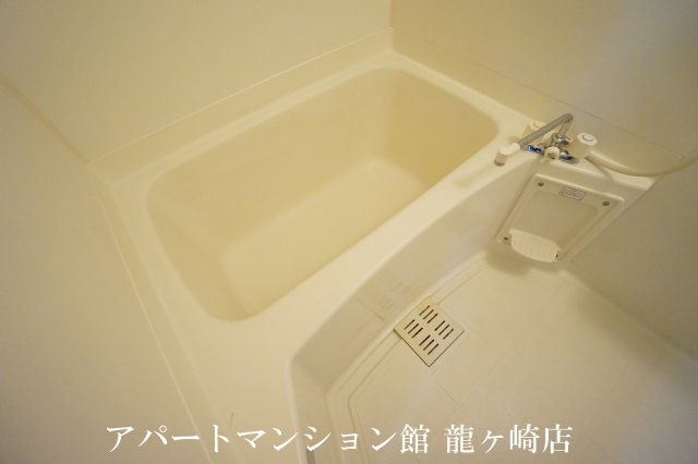レジデンス河原井の浴室