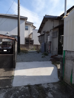 【駐車場】 | 野口町古大内貸家 | 小型車２台可能駐車スペース♪