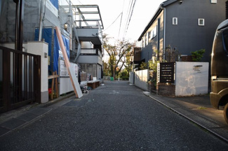 【前面道路含む現地写真】 | 現地見学や資料請求などお気軽にお問合わせ下さい。
周辺環境とあわせて現地ご案内致します。