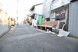 【前面道路含む現地写真】 | 緑の多い立地でとても静かな住環境です。周辺環境も合わせてご案内致します。
