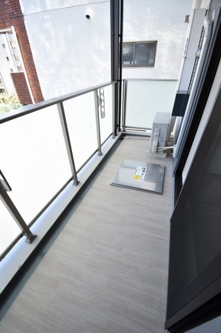 ルネフラッツ谷町四丁目のバルコニー