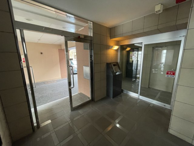 サンフォルトゥーナ宮崎駅東のエントランス