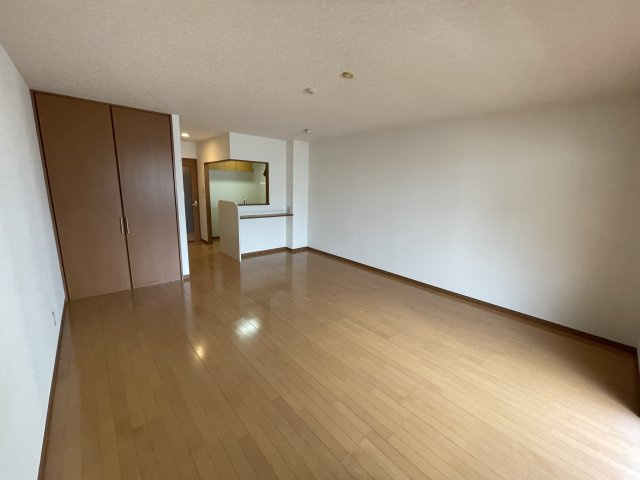 サンフォルトゥーナ宮崎駅東の洋室