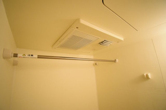 【設備】 | 浴室乾燥機付き。