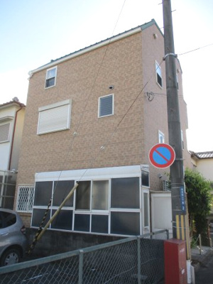 【外観】 | 加古郡播磨町北本荘2丁目オーナーチェンジ物件 | 本物件北側に大型駐車場がございます。月額5000円でご利用いただけます。
