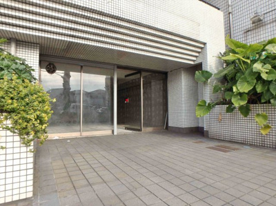 【外観】 | クレスト上野毛 | 店舗前オープンスペース（約２３㎡・駐車不可）有り