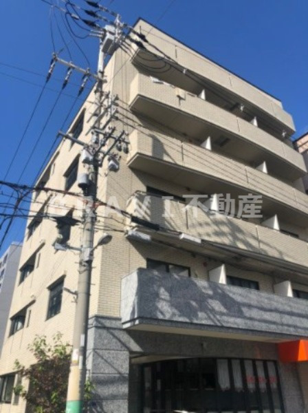 シーダプレイスⅡ　BRAVI不動産の外観|【シーダプレイスⅡ】1階と3階エントランス入口